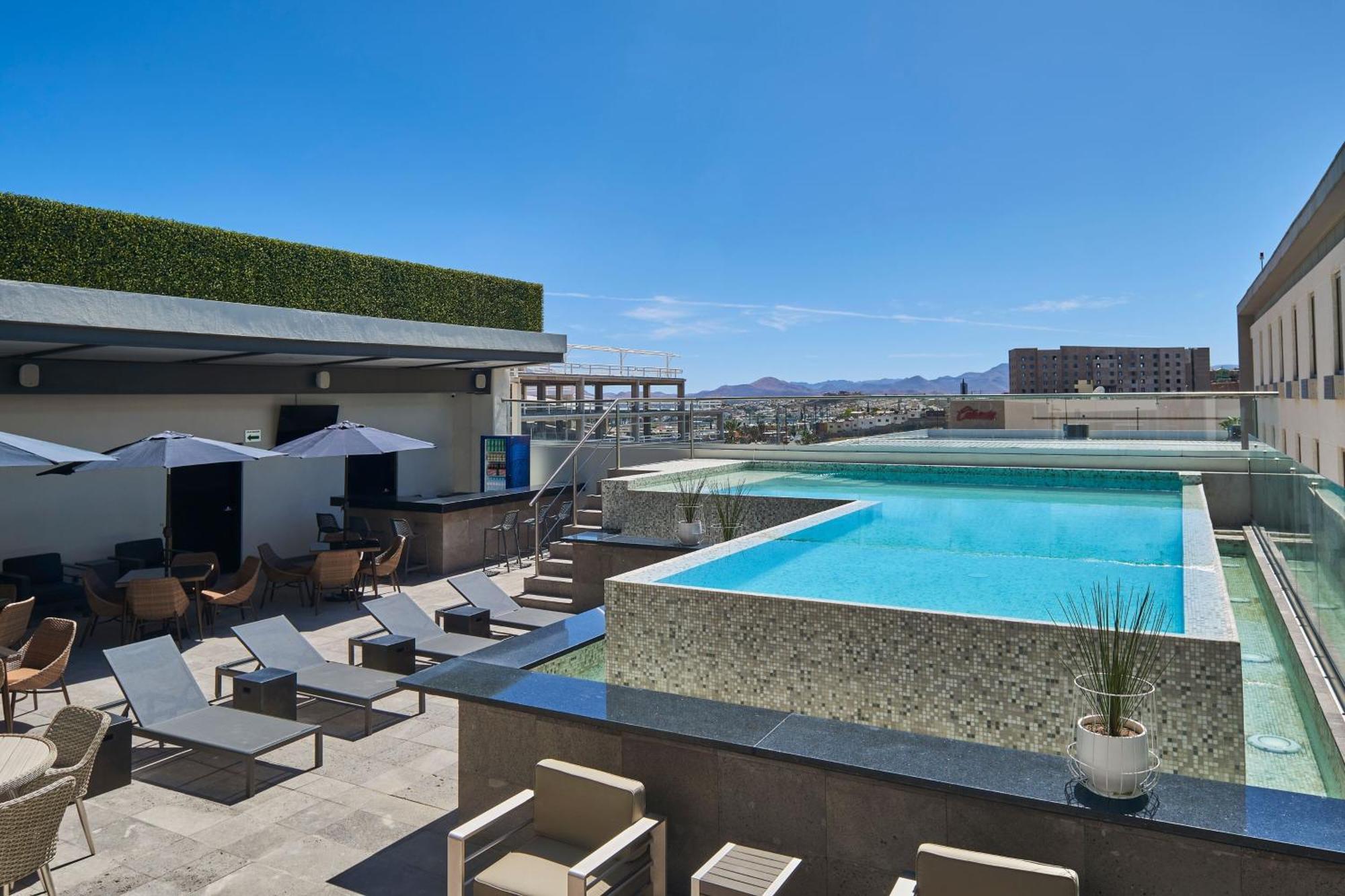Four Points By Sheraton Distrito Uno Chihuahua Exterior photo