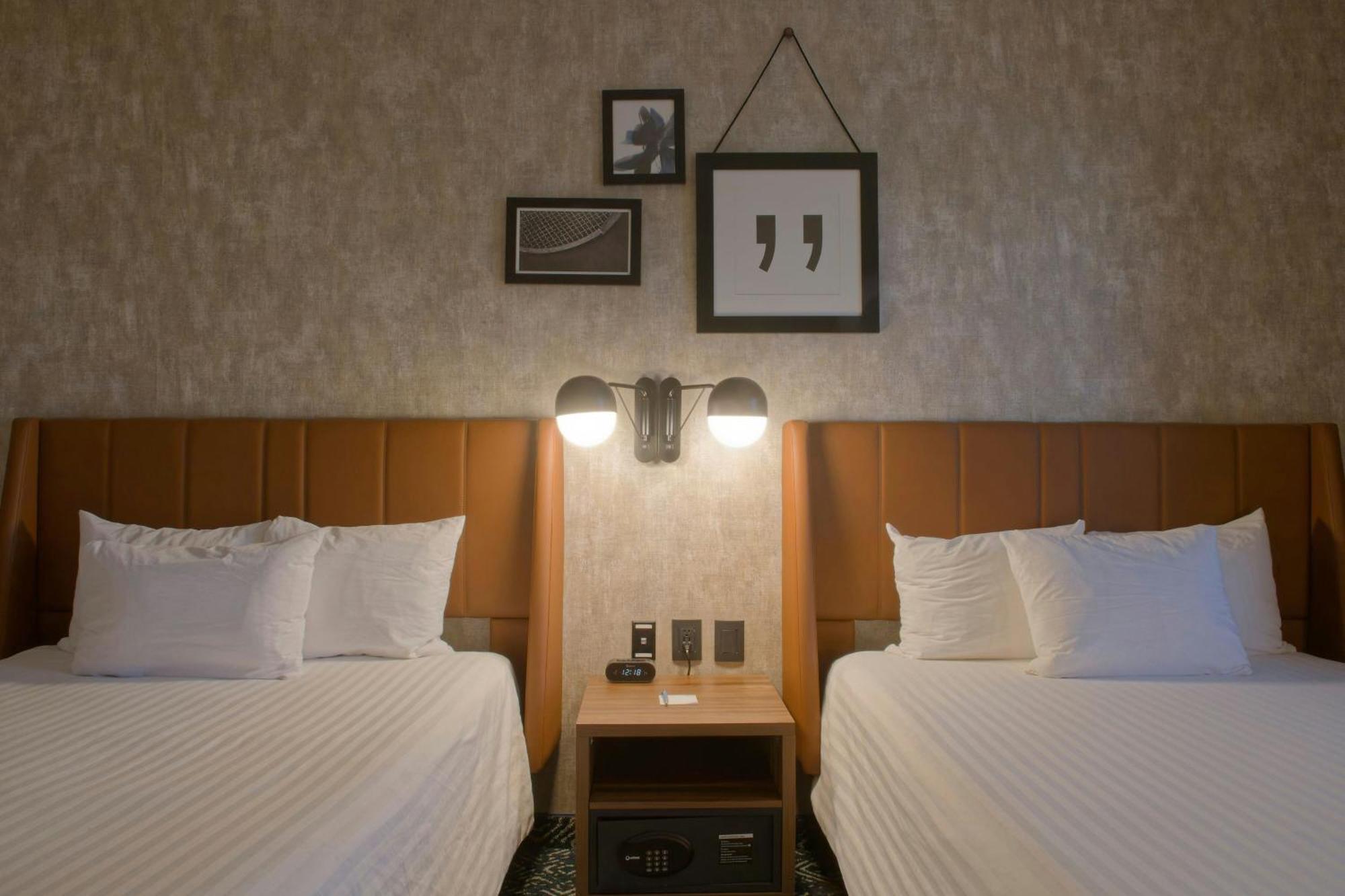 Four Points By Sheraton Distrito Uno Chihuahua Exterior photo