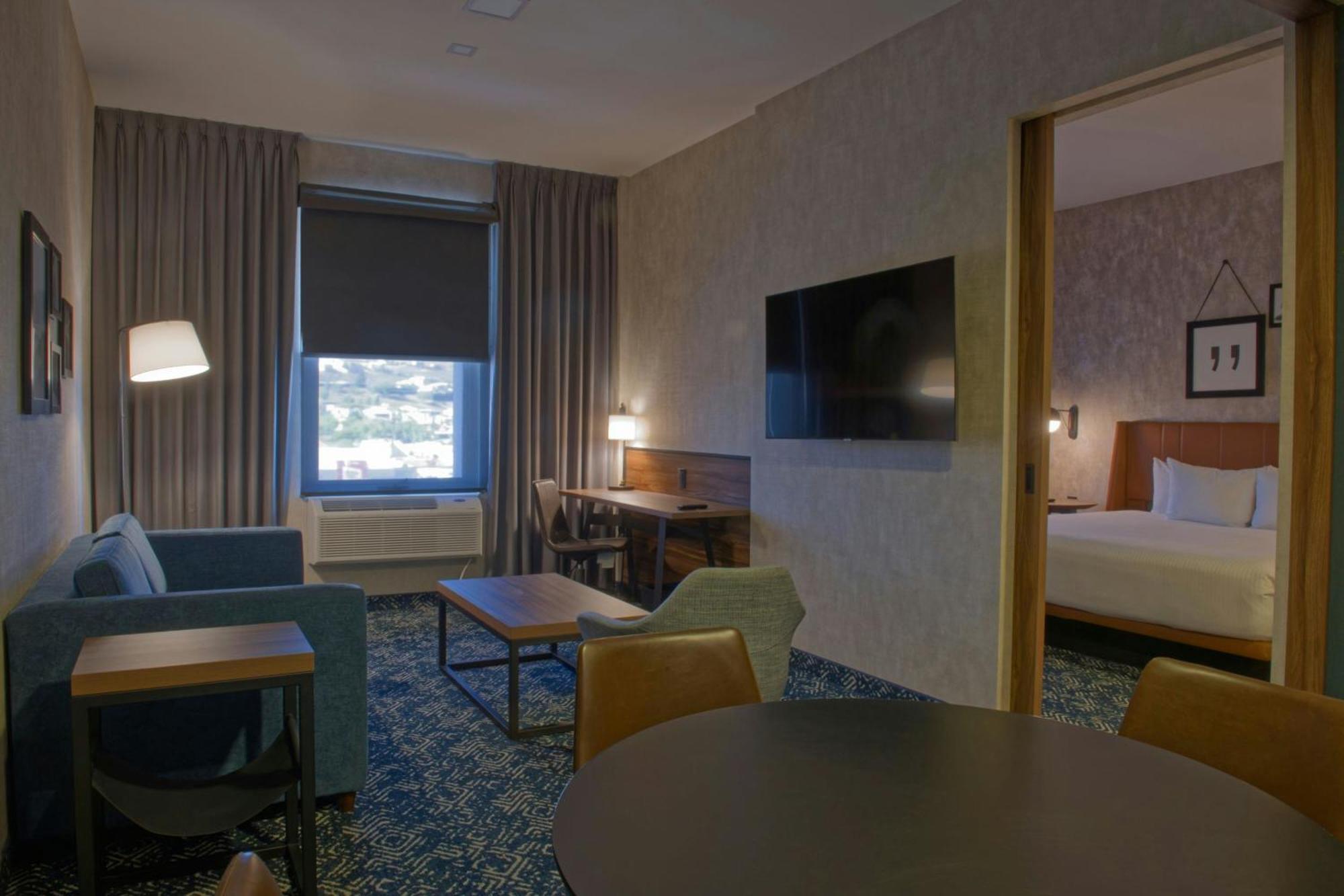 Four Points By Sheraton Distrito Uno Chihuahua Exterior photo